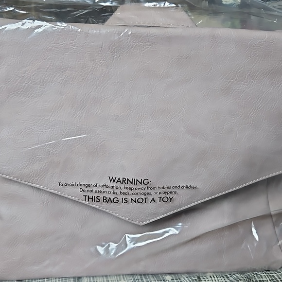 Thirty One. On Point Backpack - Picture 3 of 3